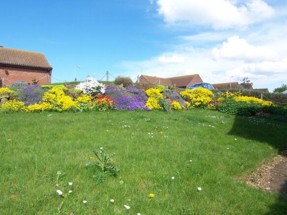FRONT GARDEN