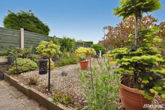 Astley Close, WA4 photo 4