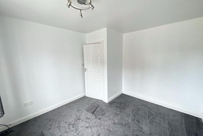 2 bed Flat for sale Image 12