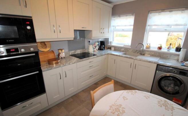 kitchen..jpg