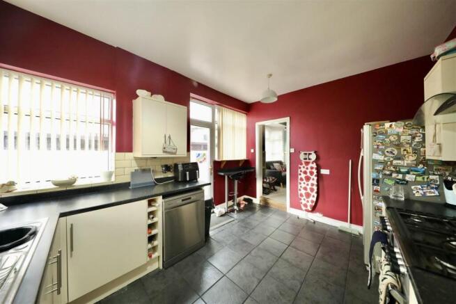3 bed Terraced for sale Image 7