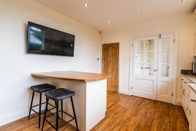 4 bed Detached for sale Image 10