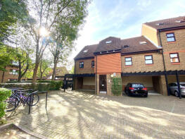 37, Pursewardens Close, London W13 9PN