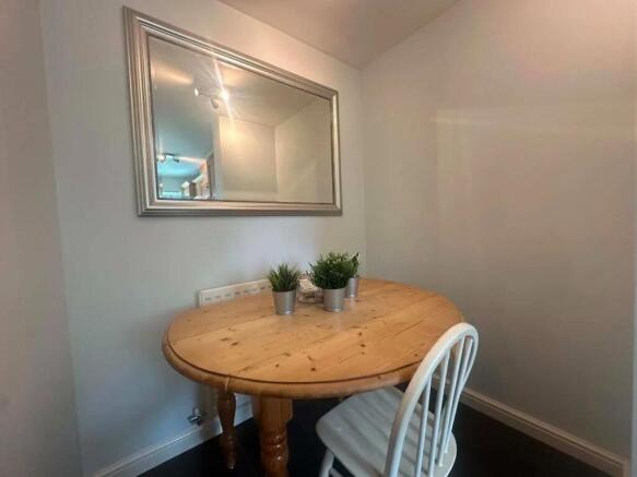 2 bed Semi-Detached for sale Image 4