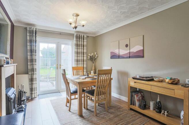 Lounge/Dining Room