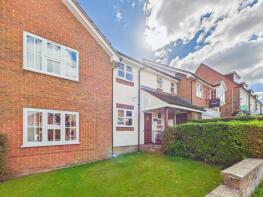 1b, Pond Approach, High Wycombe HP15 6RH