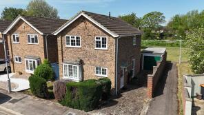 72, Carina Drive, Leighton Buzzard LU7 3XQ