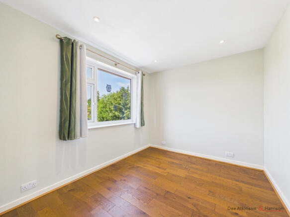 3 bed Semi-Detached for sale Image 8