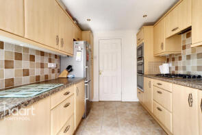 166, Chester Close, New Inn, Pontypool NP4 0LW