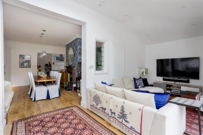 5 bed Town House for sale Image 12