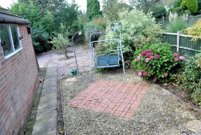 ENCLOSED REAR GARDEN