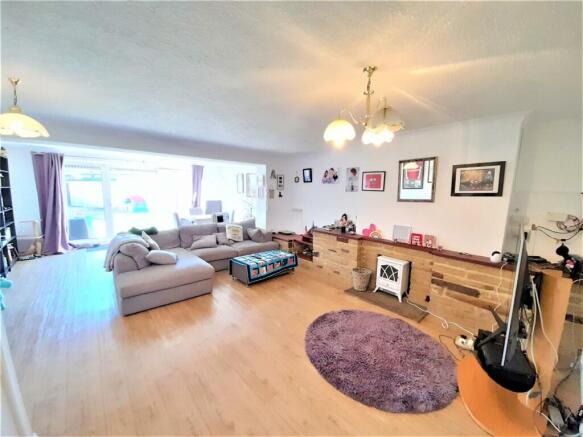 Living room / dining room