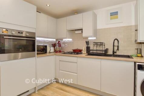 Daffodil Crescent, Crawley, West Sussex