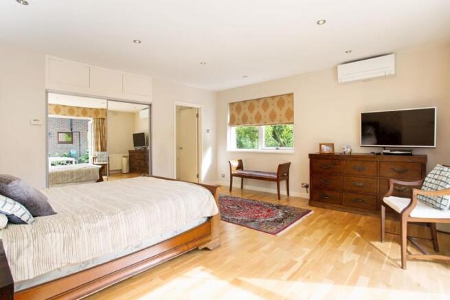 17 Langton Way, B...