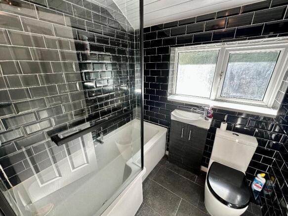 3 bed Semi-Detached for sale Image 6