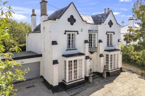 Burwood, Exeter Road, Honiton EX14 1AL