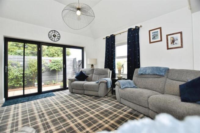 3 bed Semi-Detached for sale Image 11