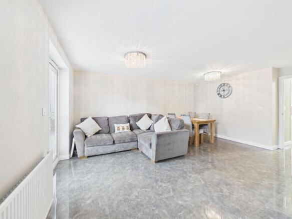 4 bed Town House for sale Image 7