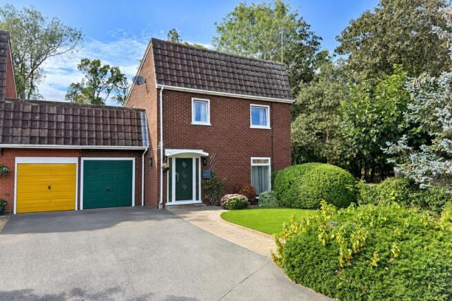 3-bed detached on Muskham, Bretton, Peterborough, PE3, £280,000