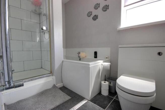 4 bed Semi-Detached for sale Image 8