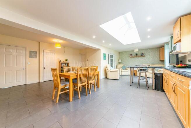 Kitchen/Dining Room/Snug