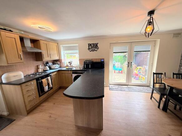 2 bed Semi-Detached for sale Image 9