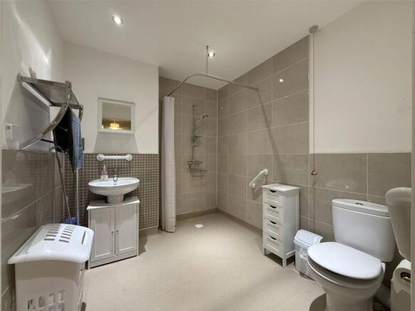 2 bed Apartment for sale Image 8