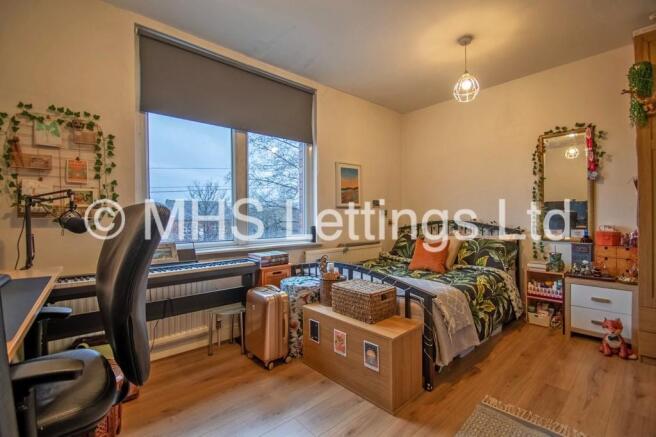 4 bed Terraced to rent Image 8