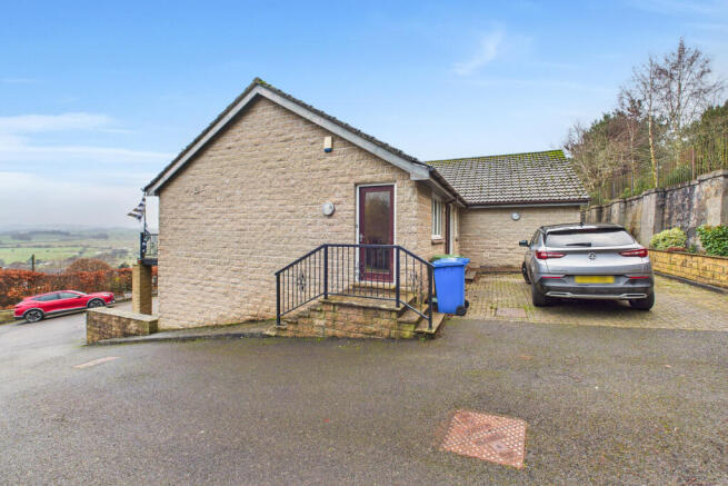 CAM04201G0-PR0132-STILL030