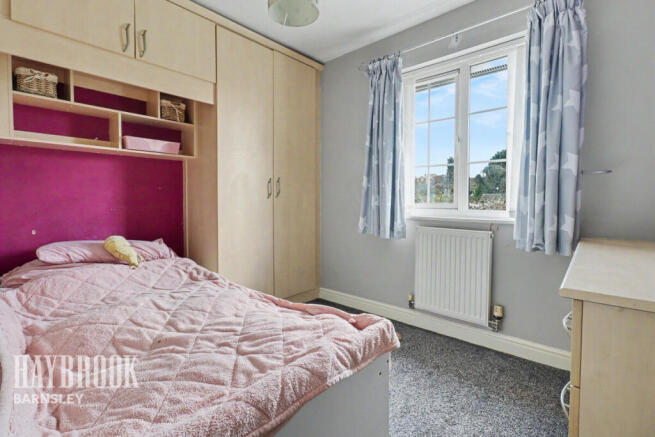 4 bed Detached for sale Image 8