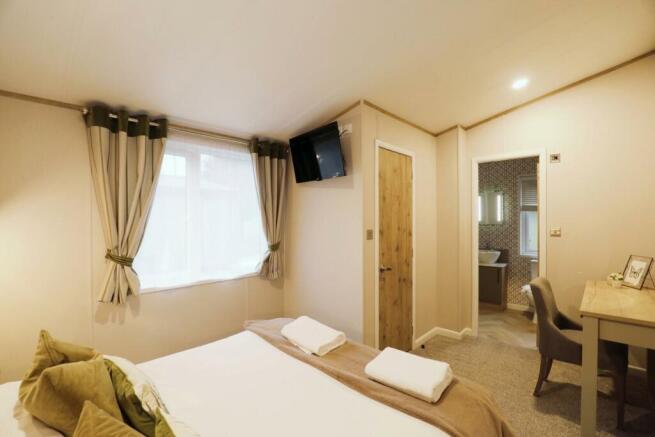 2 bed Park Home for sale Image 10