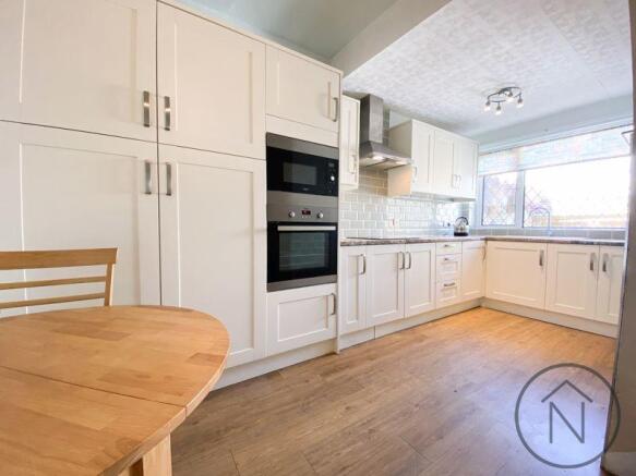 Kitchen / Dini...