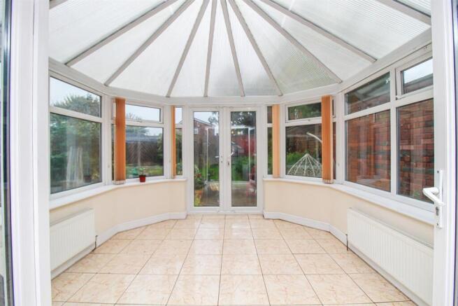 4 bed Detached for sale Image 6
