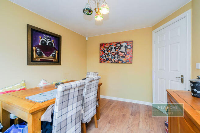 4 bed Detached for sale Image 9