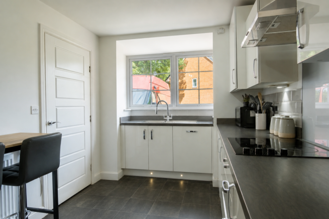 4 bed Semi-Detached for sale Image 4