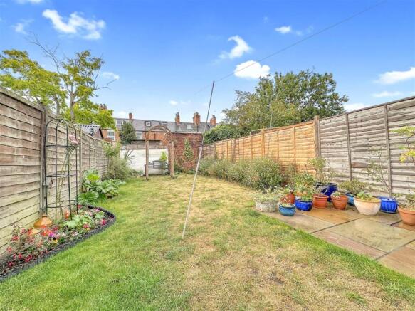 Lovely Enclosed Garden 978