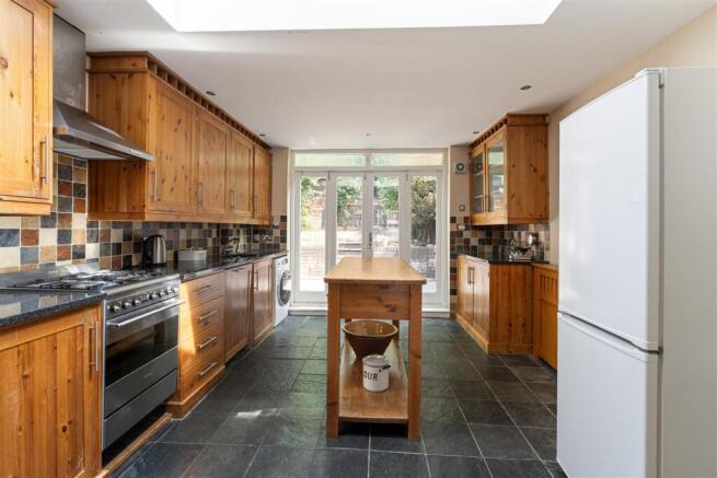 Bradley Road, N22