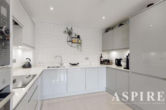Aspire Estate Agents Benfleet 2.jpg