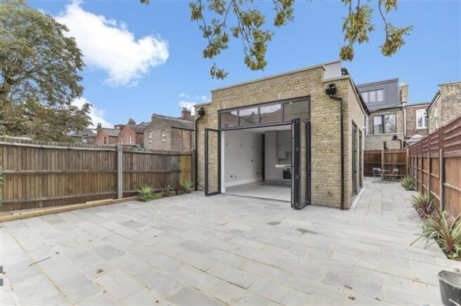 Villiers Road, London, NW2 5PU photo 4