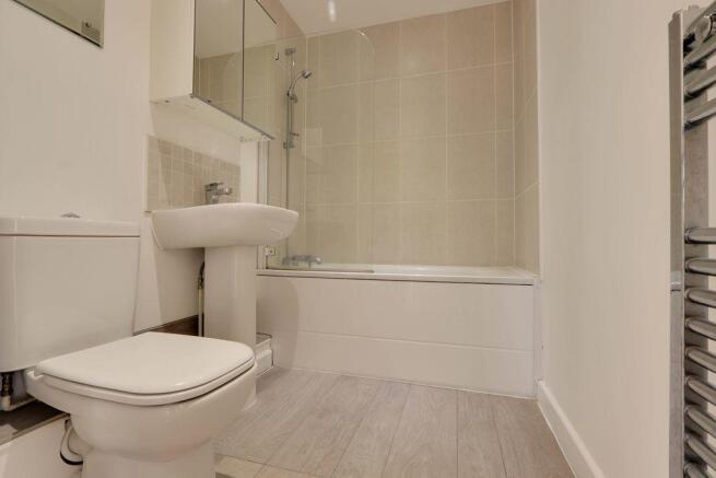 Bathroom (Bathroom)