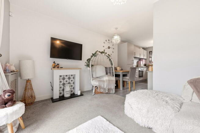 2 bed Semi-Detached for sale Image 9