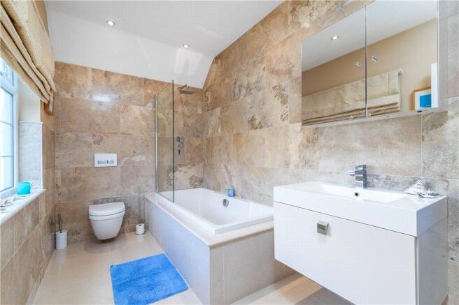 4 bed Detached for sale Image 12