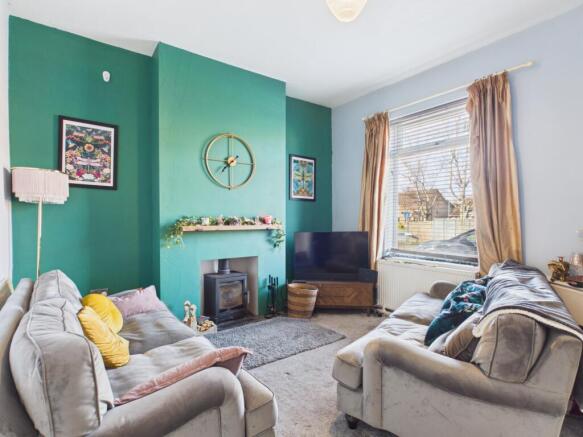 CAM03729G0-PR0274-STILL010