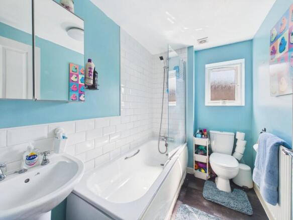 3 bed Semi-Detached for sale Image 12
