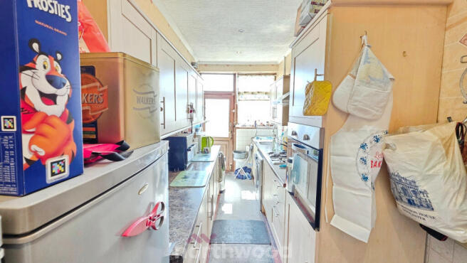 3 bed Terraced for sale Image 9