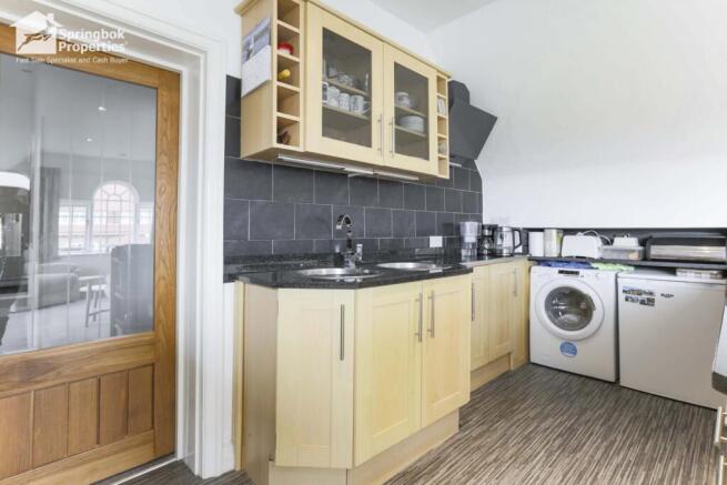 2 bed Apartment for sale Image 6