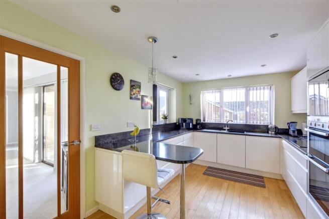Kitchen_3.jpeg