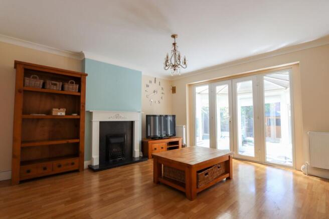 Lounge/Dining Room