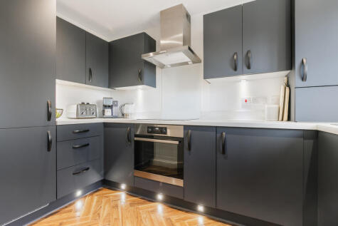 Skylark Gardens, Glasgow, G72