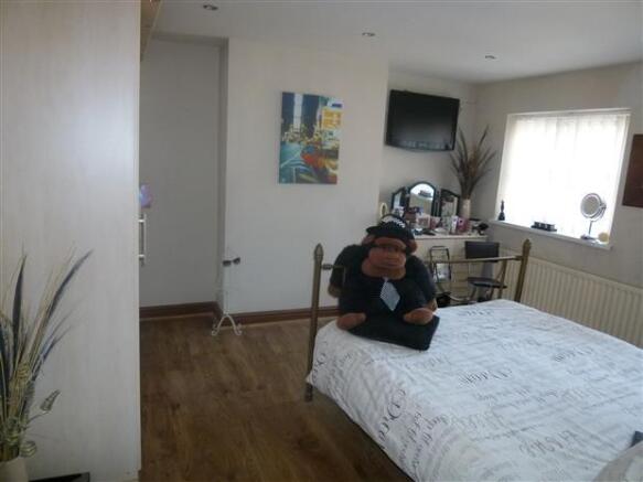 BEDROOM 1